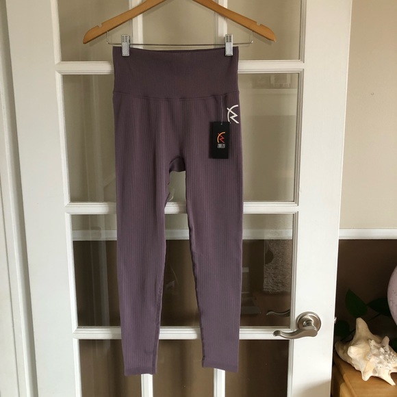 ZOEZI~ ribbed seamless leggings - Picture 2 of 11